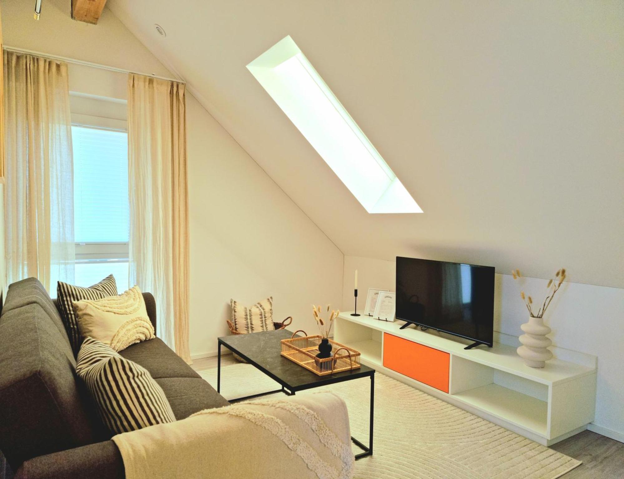 Homestay-Stylish, Zentral- Loft Apartment-Parking Инголщат Екстериор снимка