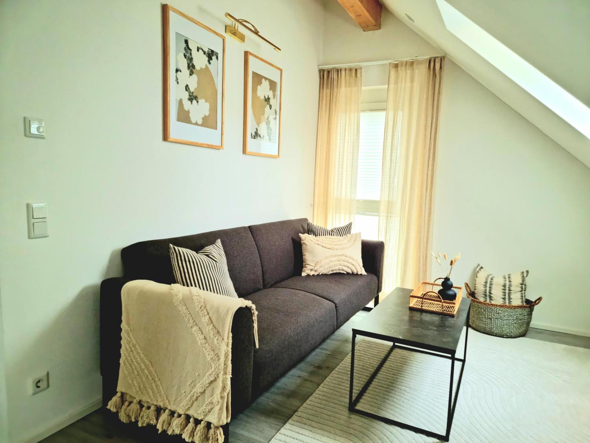 Homestay-Stylish, Zentral- Loft Apartment-Parking Инголщат Екстериор снимка