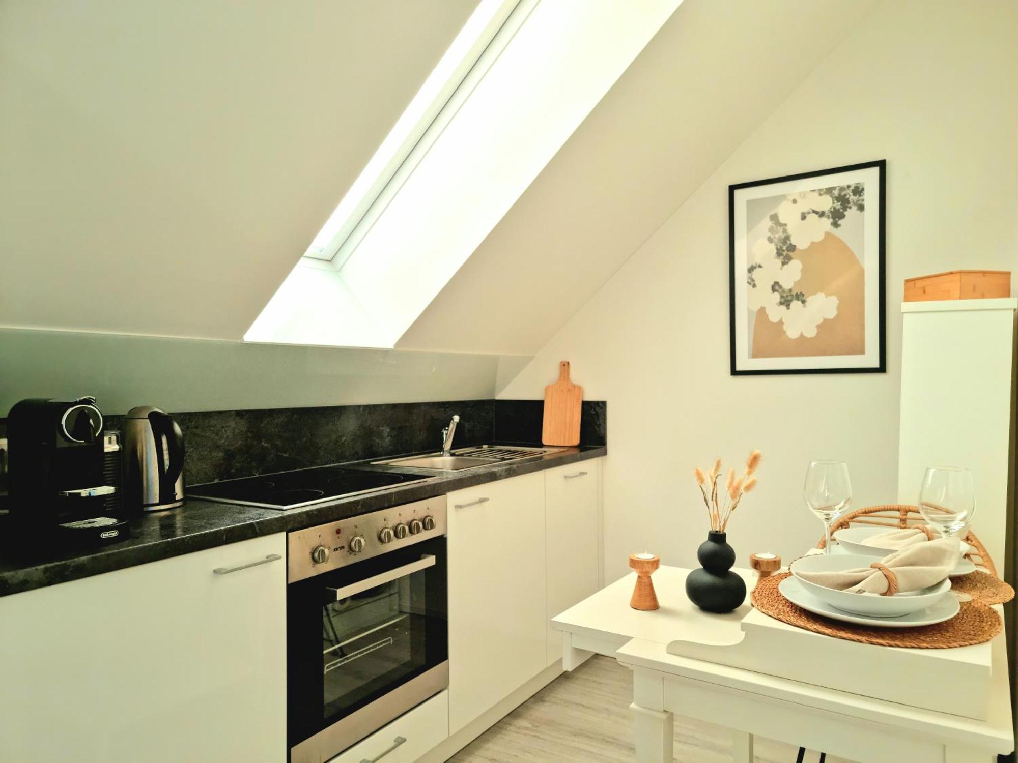Homestay-Stylish, Zentral- Loft Apartment-Parking Инголщат Екстериор снимка