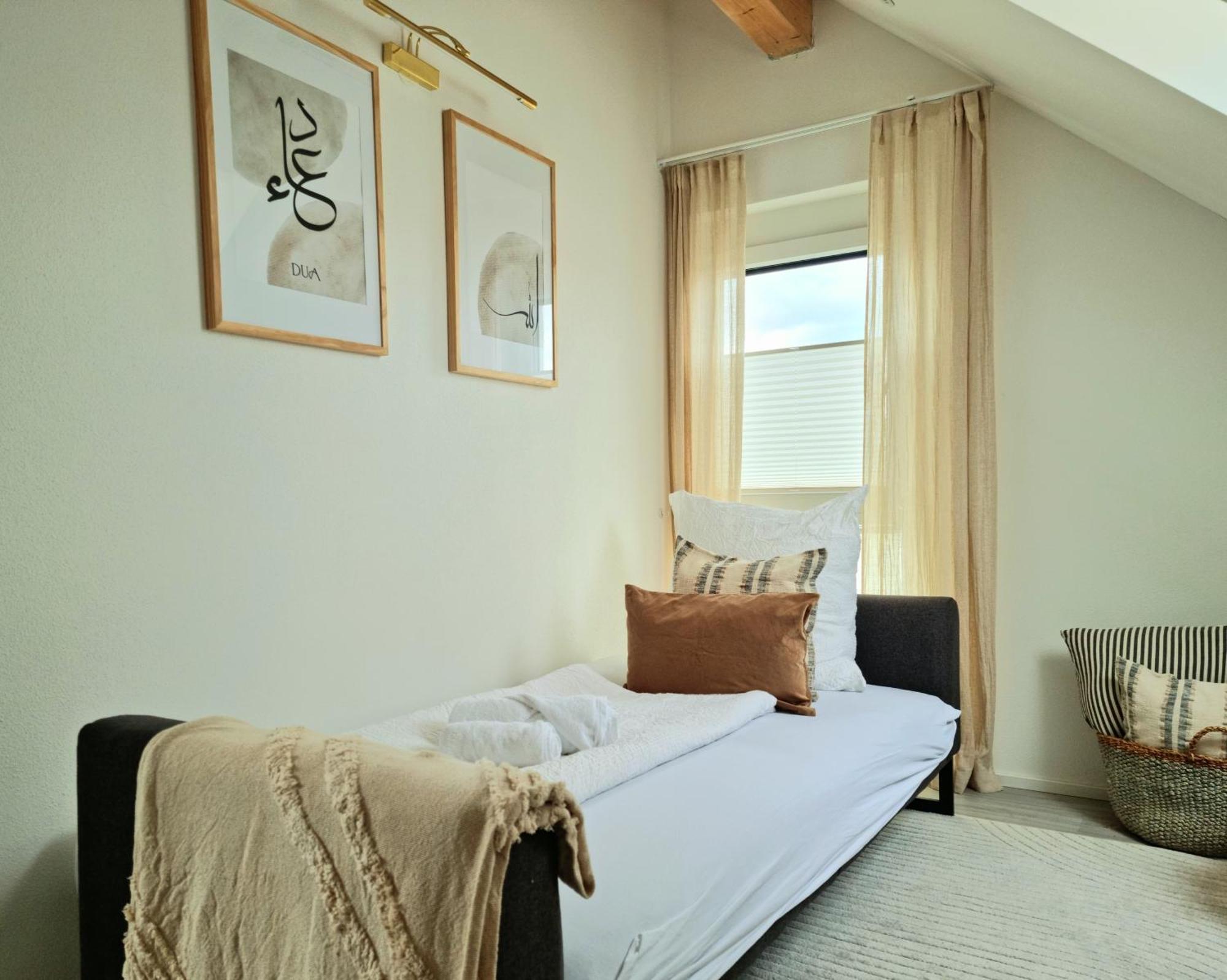 Homestay-Stylish, Zentral- Loft Apartment-Parking Инголщат Екстериор снимка